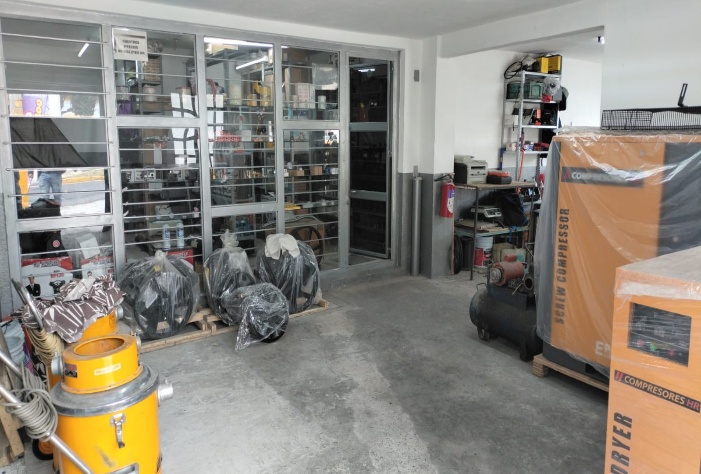 Refacciones y consumibles en stock