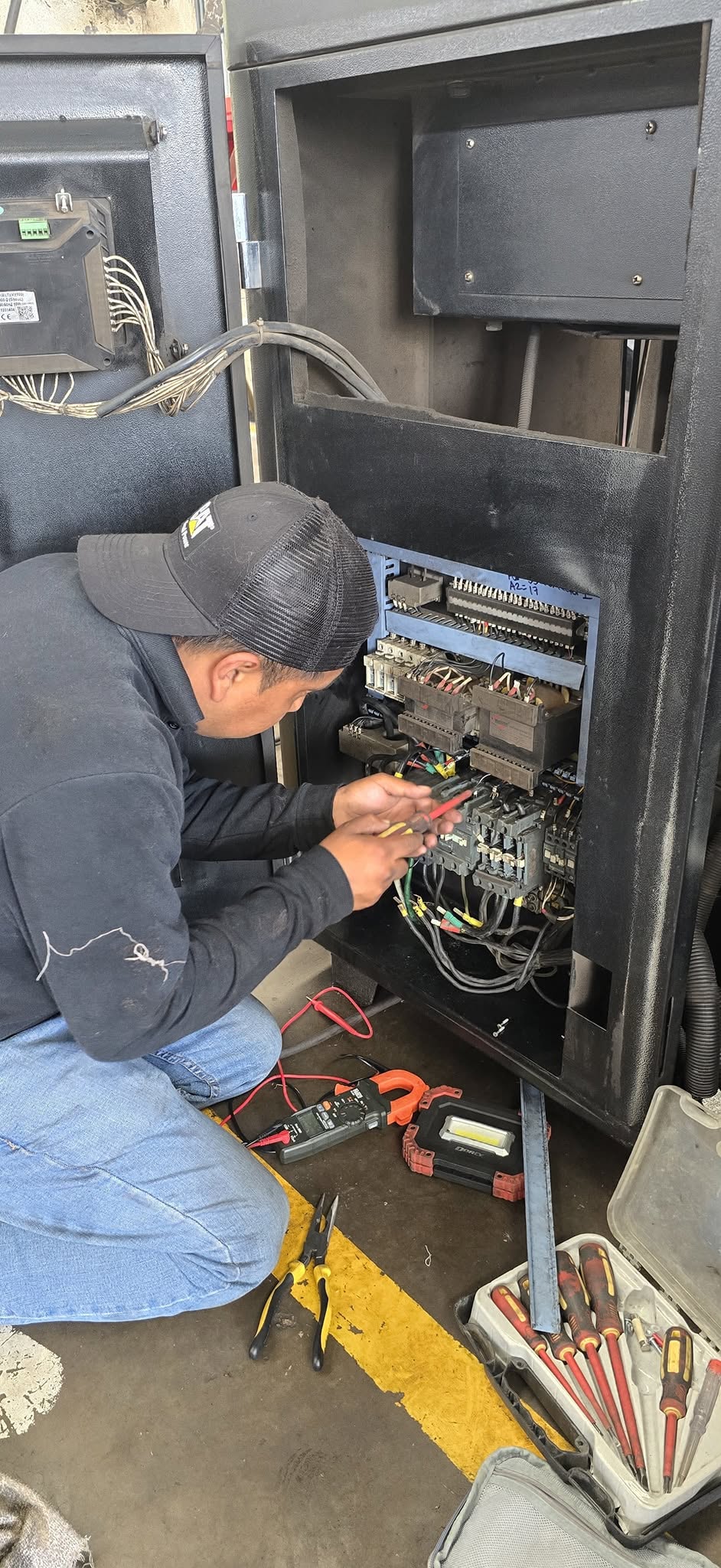 Corrección eléctrica a compresor de tornillo 30 HP