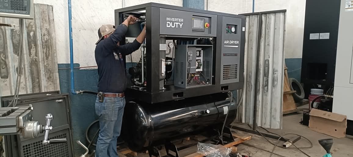 Servicio preventivo a compresor de tornillo 40 HP Carroll