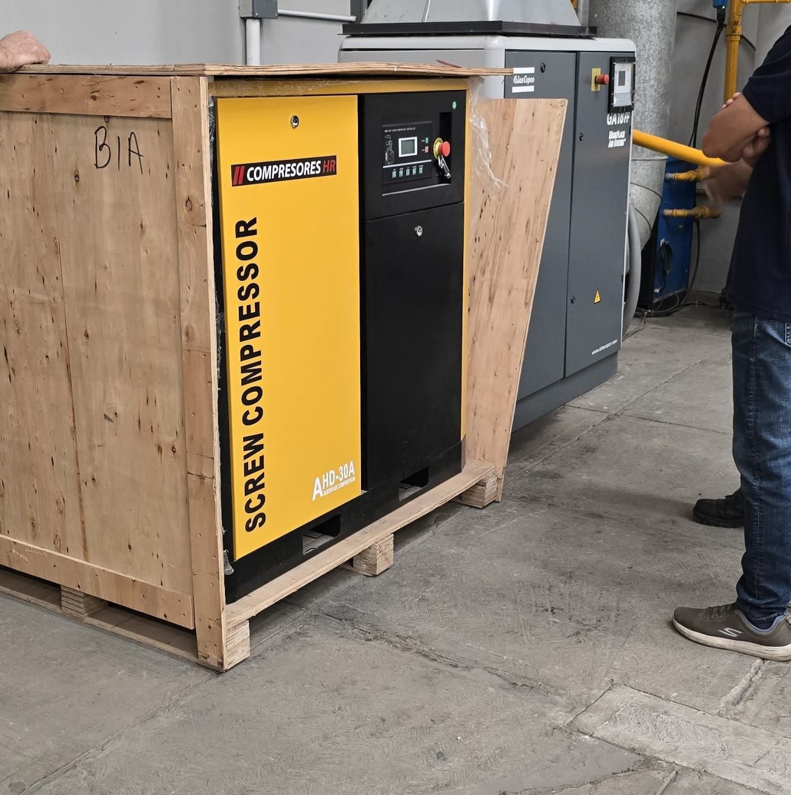 Venta e instalación de compresor de tornillo 30 HP de velocidad variable